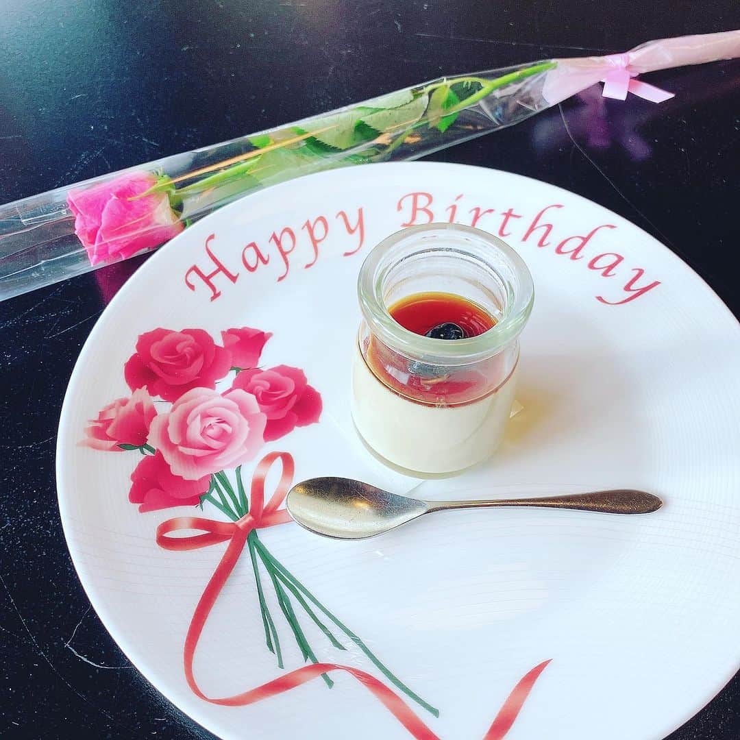 三浦泉さんのインスタグラム写真 - (三浦泉Instagram)「*♪¸¸.•*¨･:*ೄ·*♪¸¸.•*¨･:*ೄ*♪¸¸.•*¨･:*ೄ··*♪¸¸.•  　12月1日🎂 お誕生日ランチは🍽  　とうふやうかい @ukaishiba さんでお祝いしていただきました💕🍽🎉✨  　紅葉がとても美しくほっと寛げる時間を過ごせました🎉🎂🍀  　気がつけば 6年ぶりの再訪でした💕🍽  　たくさんの お祝い🎁メッセージ＆コメント ありがとうございます💝  　また一つ歳を重ねましたが 成長できる一年にしたいものです 🍀🕊  　まだまだ未熟な私ですが 何卒宜しくお願い致します🎵  *♪¸¸.•*¨･:*ೄ·*♪¸¸.•*¨･:*ೄ*♪¸¸.•*¨･:*ೄ··*♪¸¸.•  #お誕生日ランチ #お誕生日 #mybirthday #happybirthday  #バースデーランチ #とうふやうかい」12月1日 15時53分 - princessizu1201