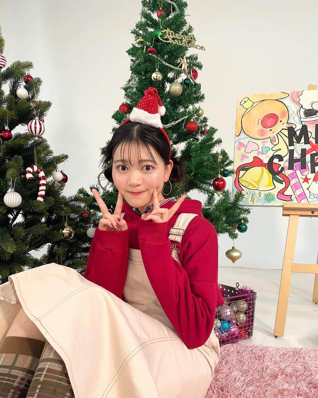 広瀬まのか︎さんのインスタグラム写真 - (広瀬まのか︎Instagram)「@seventeenjp_mag  12月 cover movie 🎄  みのちゃんれいらにちゃんとクリスマスしました〜  メイクの詳細は @seventeenjp_beauty でみてね🌛 ほっぺもまつげもきらきらです」12月1日 18時25分 - manoka_hirose