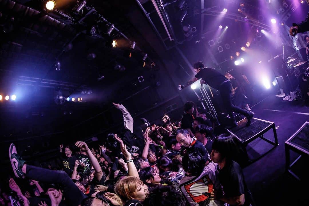 MAH さんのインスタグラム写真 - (MAH Instagram)「SiM “PLAYDEAD” WORLD TOUR SEASON 1 in 🇯🇵 Day 17 at Saga GEILS.  #SiM #PLAYDEAD #ROTTENGRAFFTY  📷 @koheisuzukiphoto」12月1日 16時31分 - mahfromsim