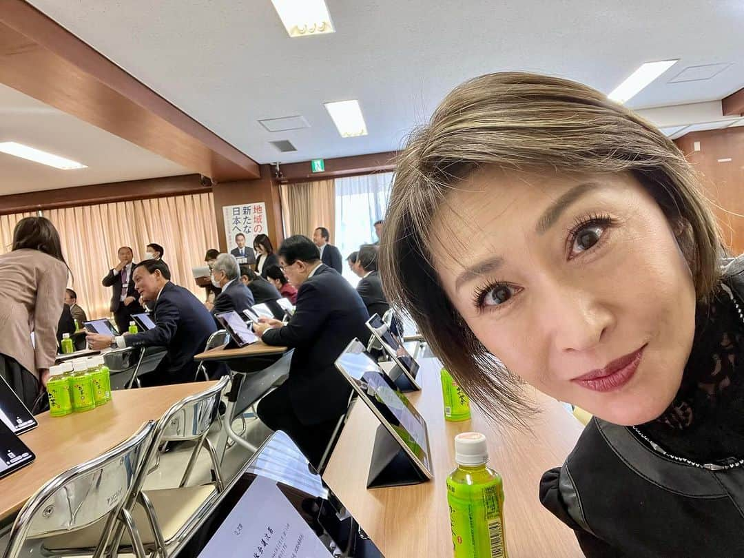 三原じゅん子のインスタグラム：「本会議とODA委員会の後は政調全体会議！ デフレ脱却に向け賃上げの流れを民間は勿論医療・介護業界にも！闘いは続く､､､。」