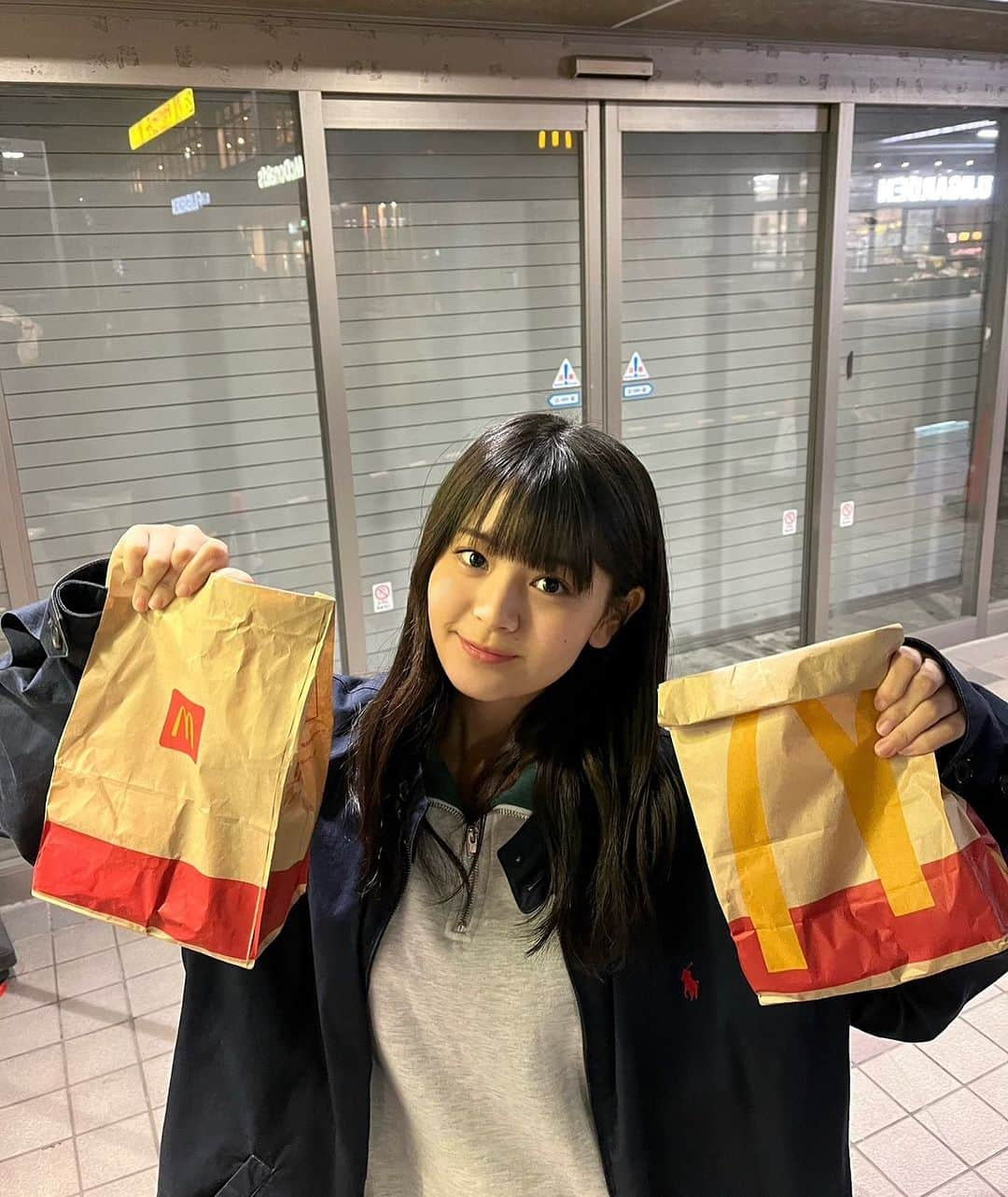 伊與田綾音さんのインスタグラム写真 - (伊與田綾音Instagram)「マック大好き🍔🍟 いつもビッグマック頼みます🙊 あと今たべっ子どうぶつのハッピーセットやってるよね！😭17日に早速買いました、、、🥹  #マック #マクドナルド #ハッピーセット #たべっ子ハッピーセット #たべっ子動物 #ビックマック #伊與田綾音 #09 #ljc #ljcの素敵な思い出 #jc #jc3 #jcブランド #中学生 #中学3年生 #受験生」12月1日 17時07分 - ayane_2136