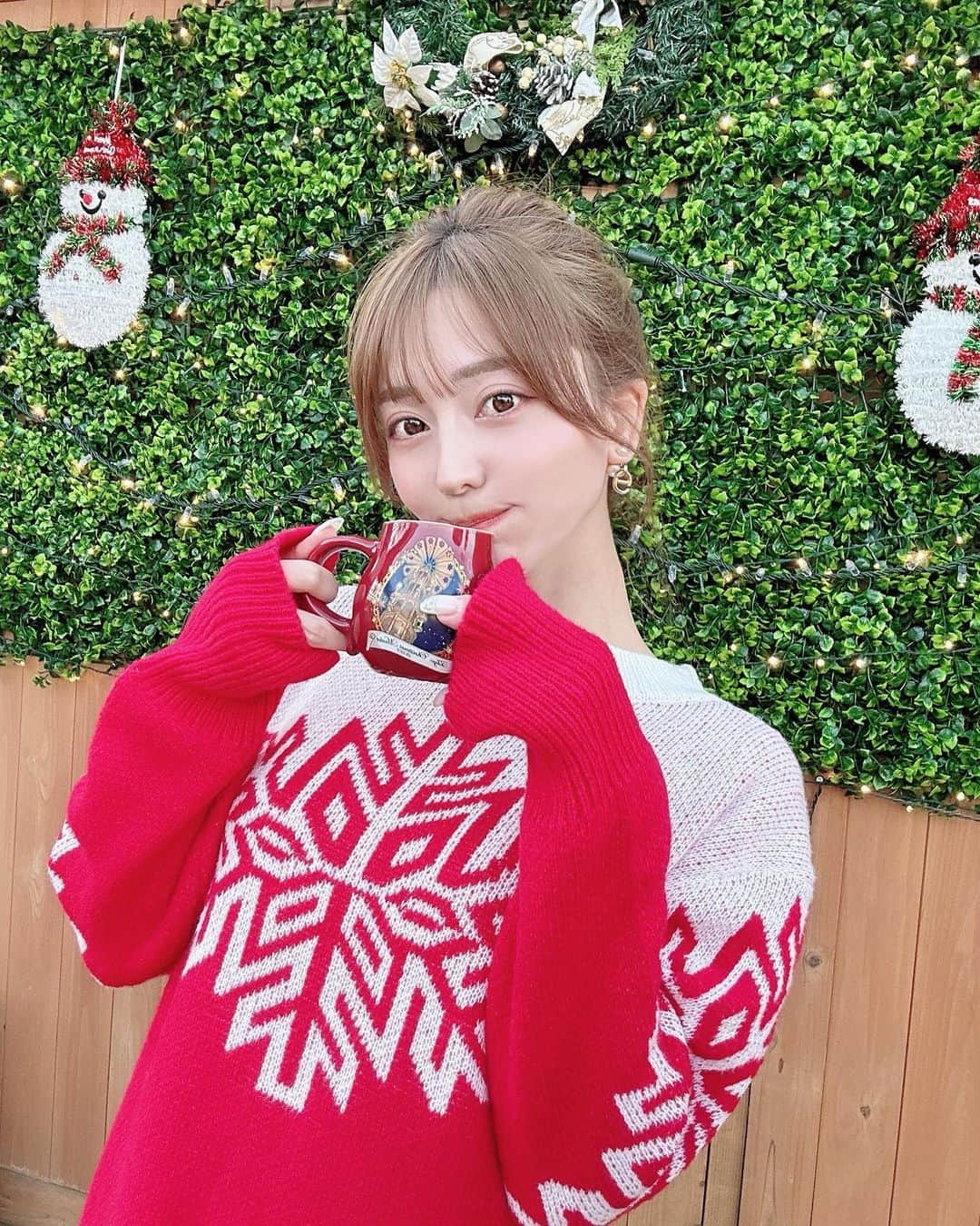 堀尾実咲さんのインスタグラム写真 - (堀尾実咲Instagram)「クリスマスマーケット行ってきたよん🎅❤️  毎年楽しみなホットワイン、今年も美味しくいただきました🍷  #christmas #christmasmarket #christmasdecor #christmastree #shein #クリスマス #クリスマスマーケット #クリスマスツリー #クリスマスコーデ #外苑前 #外苑前いちょう並木 #外苑 #今年は明治神宮外苑でクリスマスマーケット #pr」12月1日 17時08分 - misaki.horio