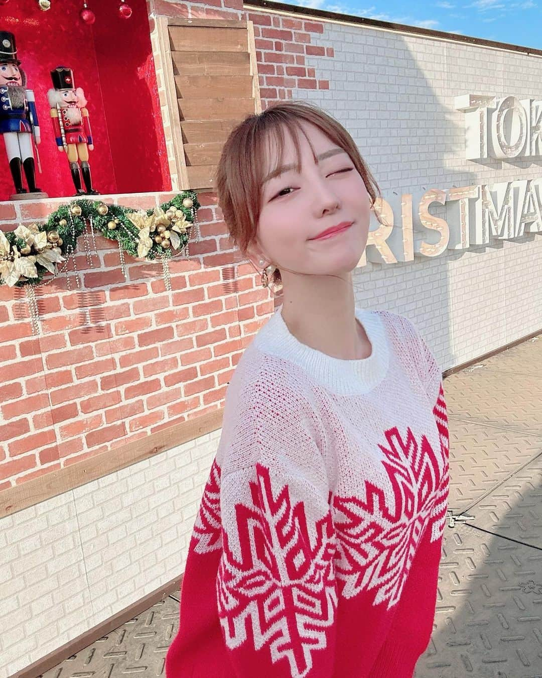 堀尾実咲さんのインスタグラム写真 - (堀尾実咲Instagram)「クリスマスマーケット行ってきたよん🎅❤️  毎年楽しみなホットワイン、今年も美味しくいただきました🍷  #christmas #christmasmarket #christmasdecor #christmastree #shein #クリスマス #クリスマスマーケット #クリスマスツリー #クリスマスコーデ #外苑前 #外苑前いちょう並木 #外苑 #今年は明治神宮外苑でクリスマスマーケット #pr」12月1日 17時08分 - misaki.horio