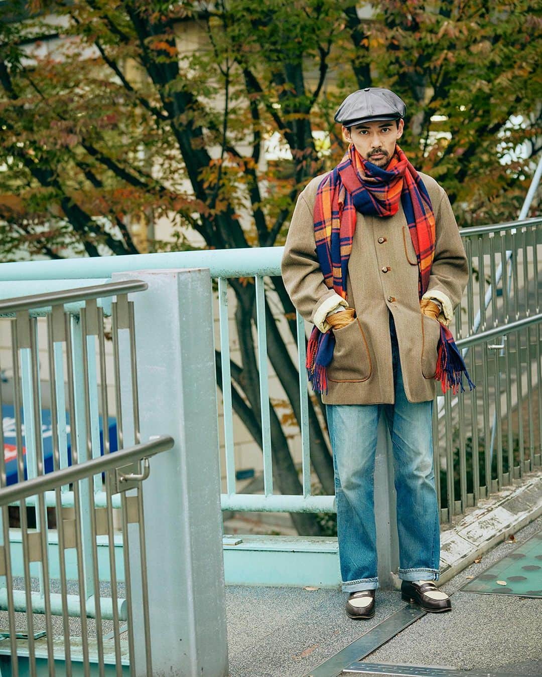TOMORROWLAND_Mensのインスタグラム：「. STAFF STYLE of MAGNIBRG  Yuichiro Tanabe : @yuichirotanabe1987  SUPER A MARKET / LAND OF TOMORROW / MAISON et VOYAGE Buyer  Fire Red Tartan 97-04-35-04404 / ¥35,200 (tax in)  [取り扱い店舗] トゥモローランド メンズ取り扱い店舗 トゥモローランド オンラインストア  #magniberg  #fw23 #tomorrowland_mens  #tomorrowland_jp」