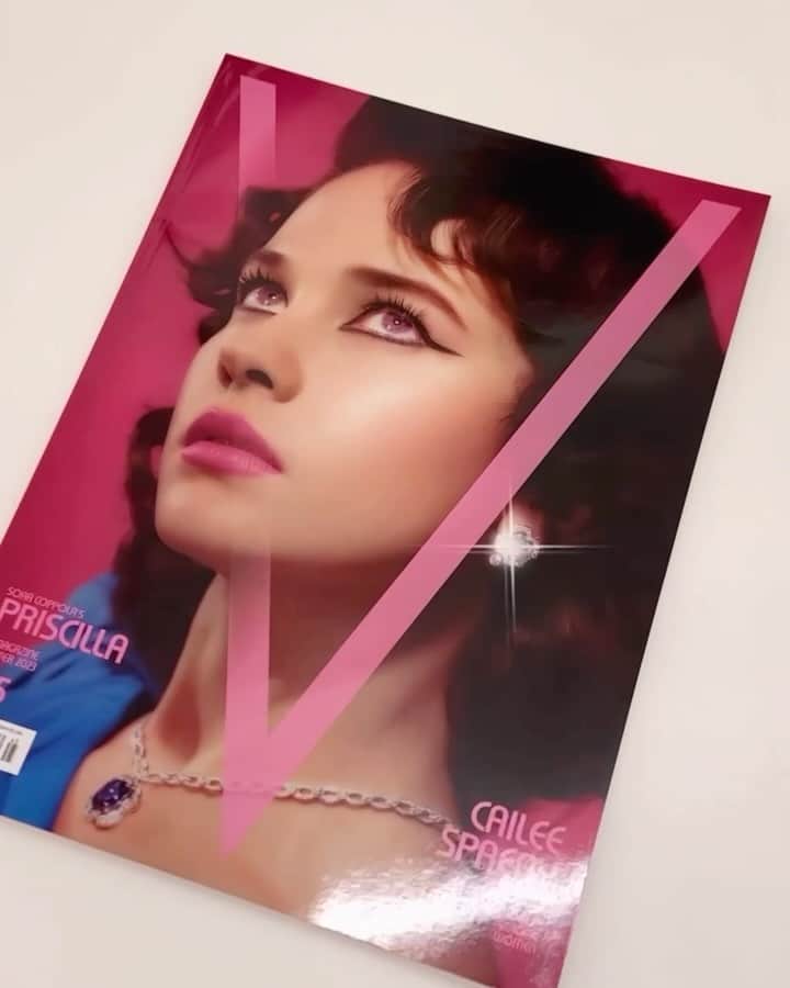 V Magazineのインスタグラム：「As we reach the peak of Winter 2023, V welcomes the season with our new V145 issue, starring @caileespaeny, the leading woman of Sofia Coppola’s @priscillamovie! Captured by @robrusling123 and styled by @annatrevelyan, Spaeny transforms into one of classical Hollywood cinema’s most popular stars, Elizabeth Taylor.  Have you secured your copy? Be sure to pick up a copy at shop.vmagazine.com + Tap the link in our bio to subscribe to V for one year so you never miss an issue.」