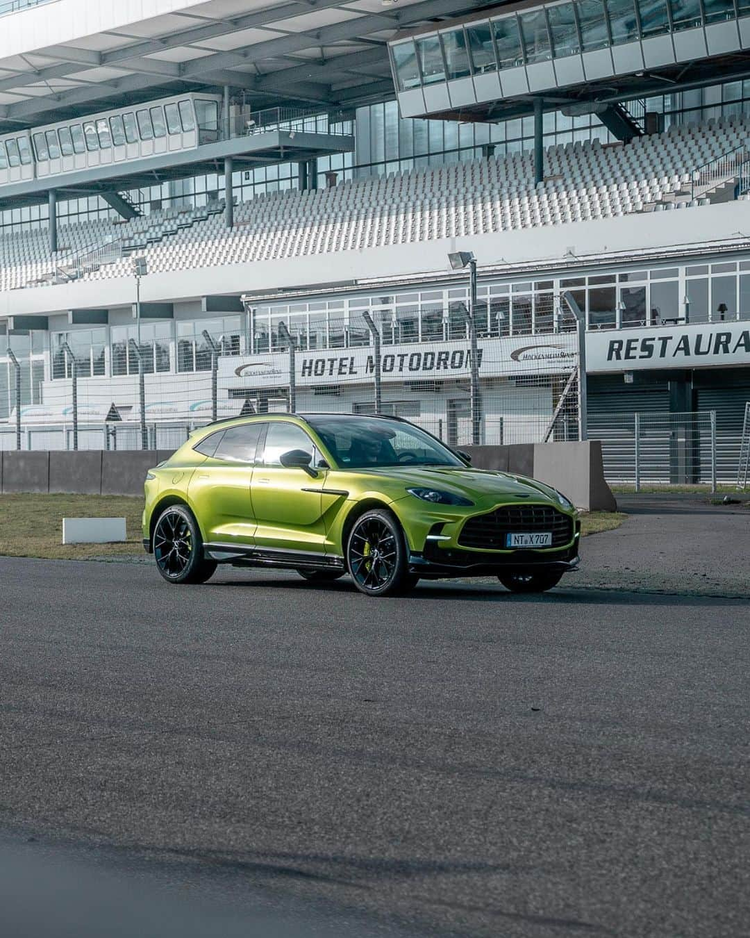 アストンマーチンさんのインスタグラム写真 - (アストンマーチンInstagram)「A master of all trades.  As competent on the Hockenheimring as it is on-road. The supercar of SUVs.  #AstonMartin #DBX707 #POWERDRIVEN」12月1日 22時39分 - astonmartin