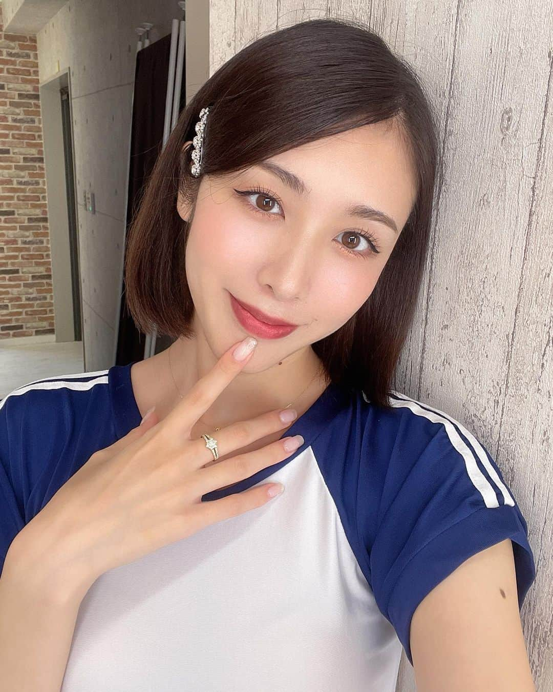 CHIAKIのインスタグラム：「リハおわり🫶🏻 今日、19時に新しいYouTubeが公開されるよ☺︎ 人生であと何回ブルマ着る事になるんでしょうか、、😂  さてさて、今日は夜中まで🔥 撮影に行ってきます！」