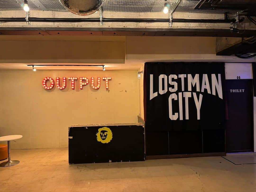 有江嘉典のインスタグラム：「本日はコレ。 LOSTMAN GO TO CITY 2023-24  13本目。沖縄 Livehouse Output 。Day 1 of 2 days  沖縄、そして初めてのライブハウス！ 本日も楽しみます！どうぞよろしくお願い致します！  #thepillows」