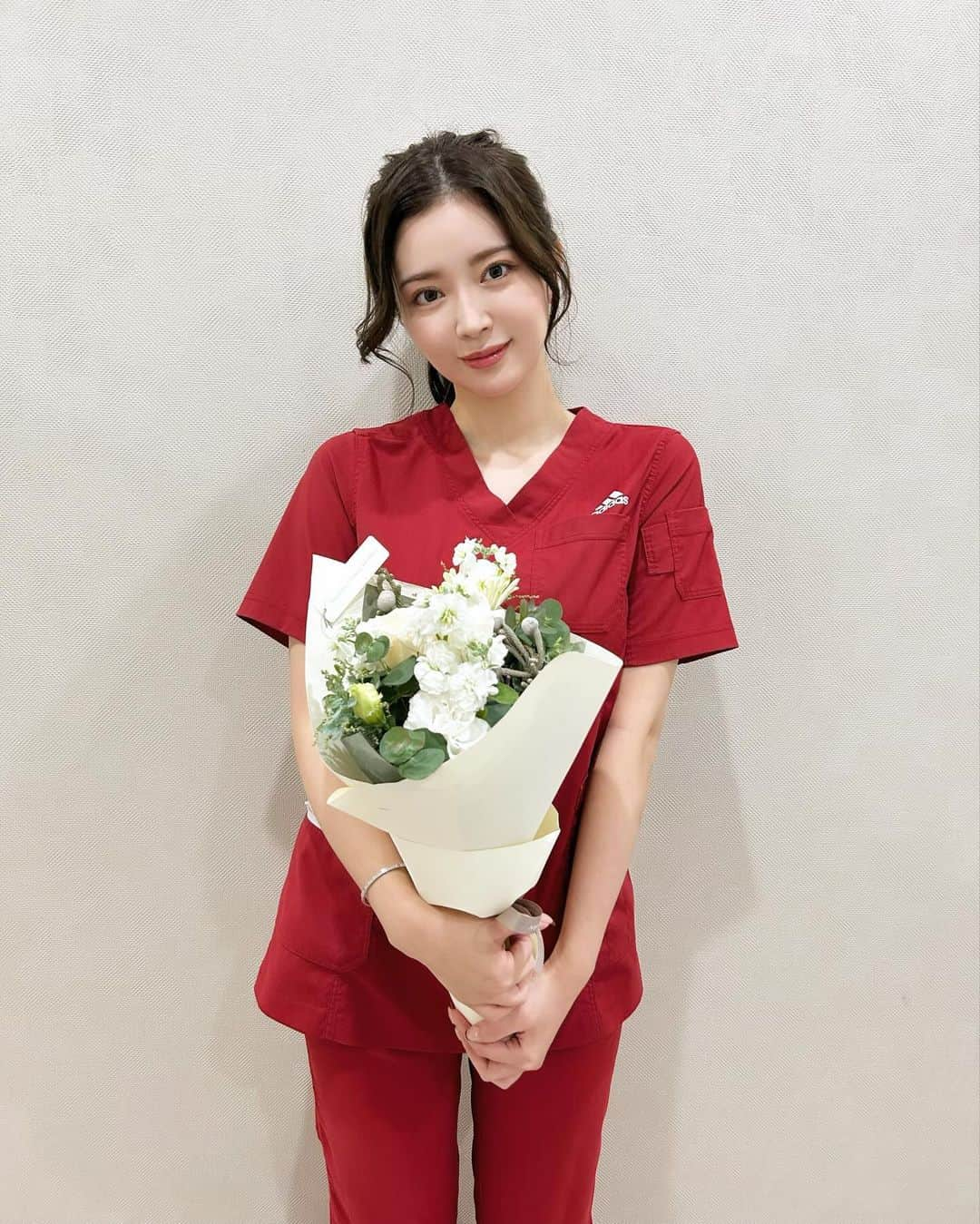 山本月さんのインスタグラム写真 - (山本月Instagram)「今年もとある撮影で🩺💉💞  クリニックのナースさん✨」12月1日 17時28分 - ohana_runa