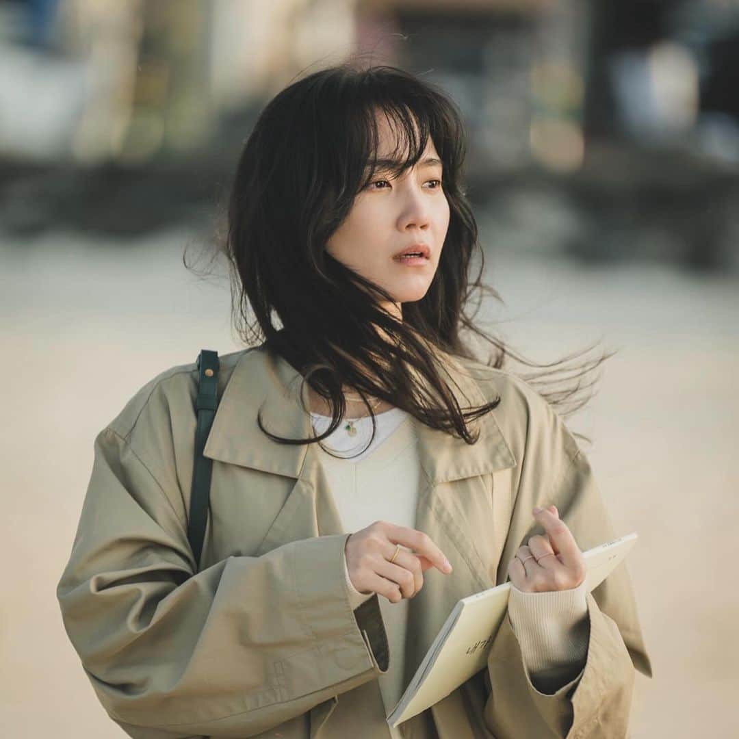 シン・ヒョンビンのインスタグラム：「💛 #사랑한다고말해줘」