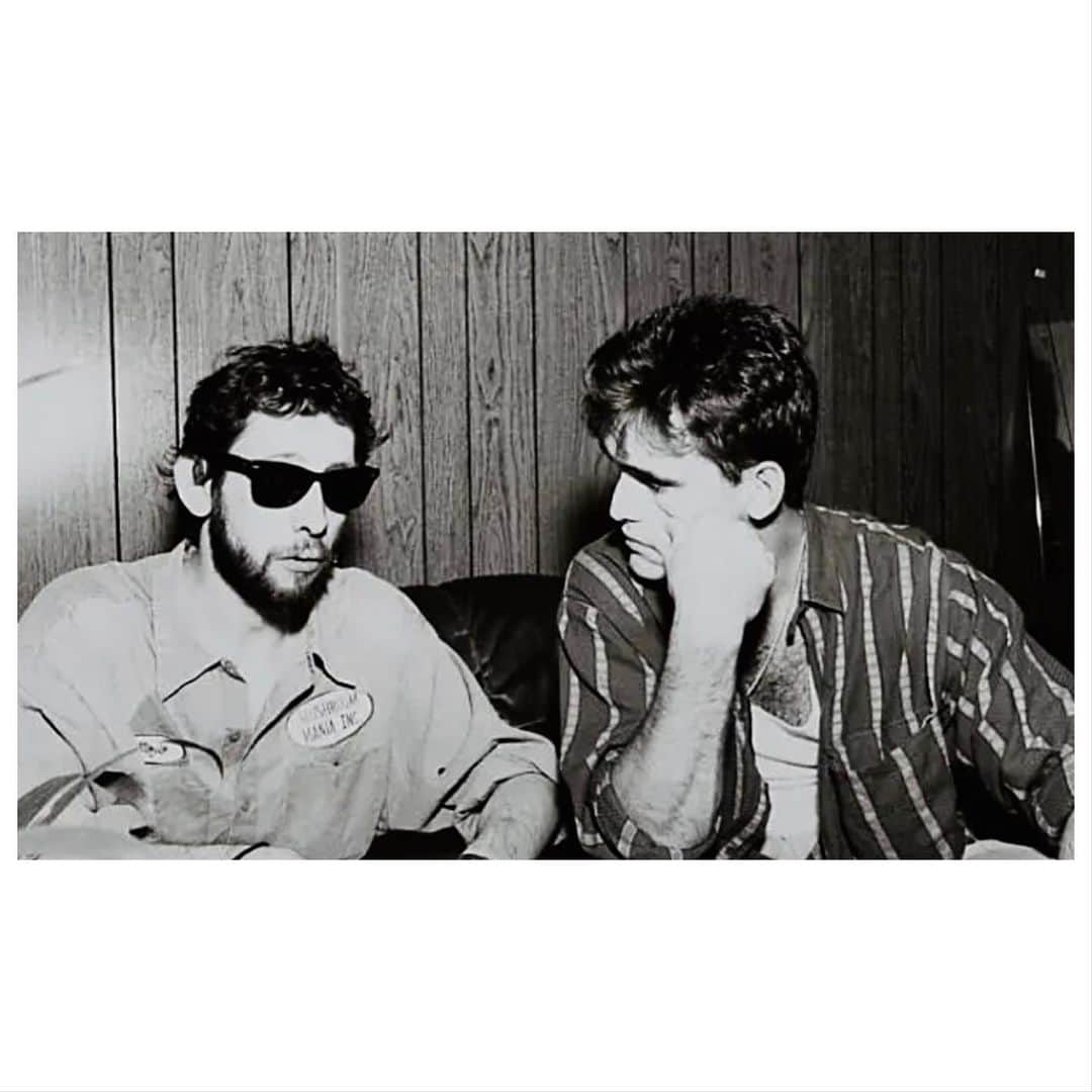 マット・ディロンのインスタグラム：「Shane MacGowan from Tipperary,  gambling and drinking at the age of five. Poetic genius, Thanks for bringing us the Pogues and all the great songs. RIP ☘️  #shanemacgowan #pogues」