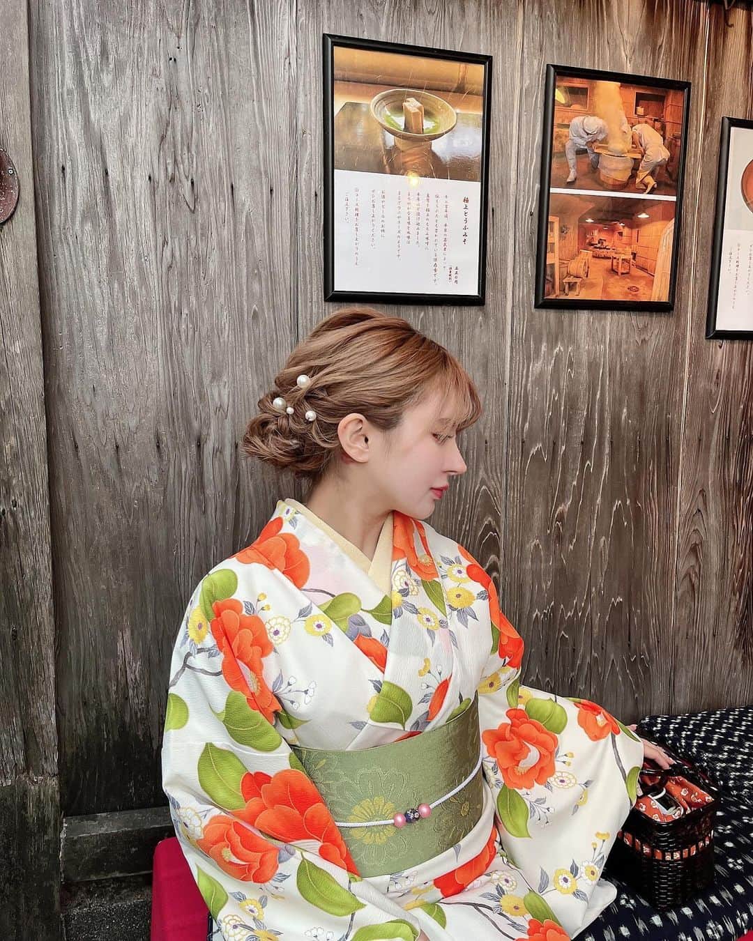 はるぽんさんのインスタグラム写真 - (はるぽんInstagram)「오랜만에 교토에서 기모노를 입었어 #京都 👘 ｼﾝﾌﾟﾙでレトロチックな着物が流行りやけど 派手なオレンジの着物にしてみた🍊🦊 ⁡ #着物女子  #着物レンタル  #着物コーデ #京都 #kyoto」12月1日 17時43分 - harupon96