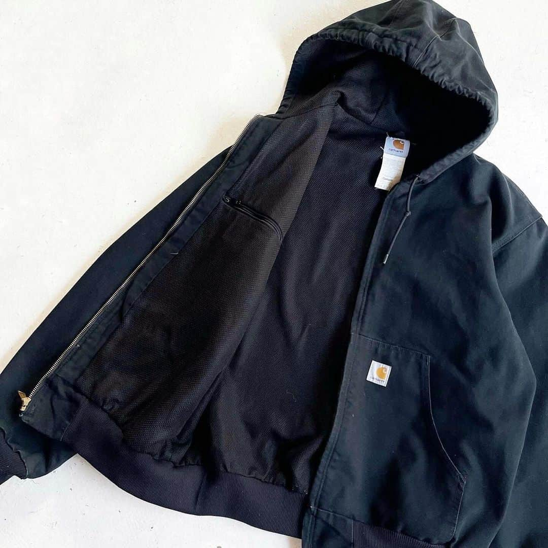 DROP...vintage select shopさんのインスタグラム写真 - (DROP...vintage select shopInstagram)「1990s Carhartt Activ Parka Black MADE IN USA 【L】  しっかり色残りしてるブラック🐦‍⬛  サイズもL-Regと抜群です。」12月1日 17時48分 - tokyo_drop