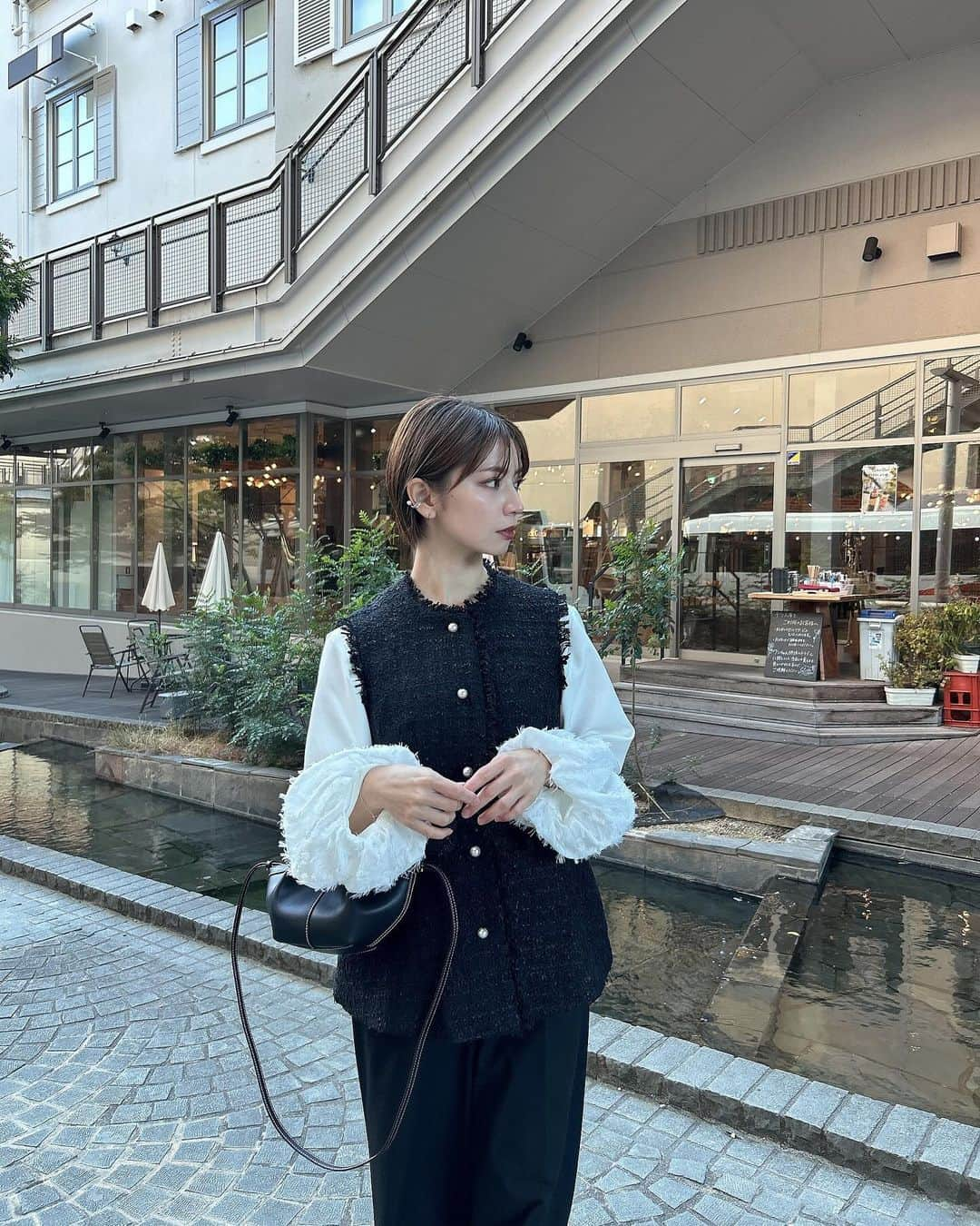 筒井愛実さんのインスタグラム写真 - (筒井愛実Instagram)「． @folnua_jp のmini bag ☻  中のものが出し入れしやすくて好き🫰 形もかわいい‼︎ ． @folnua_official  #Gifted #folnua #フォルニュア #code #ootd #30代コーデ #30代ファッション  #ママコーデ #ママファッション #大人コーデ #outfit #大阪ママ #関西ママ #男の子ママ」12月1日 17時49分 - manamin_158cm