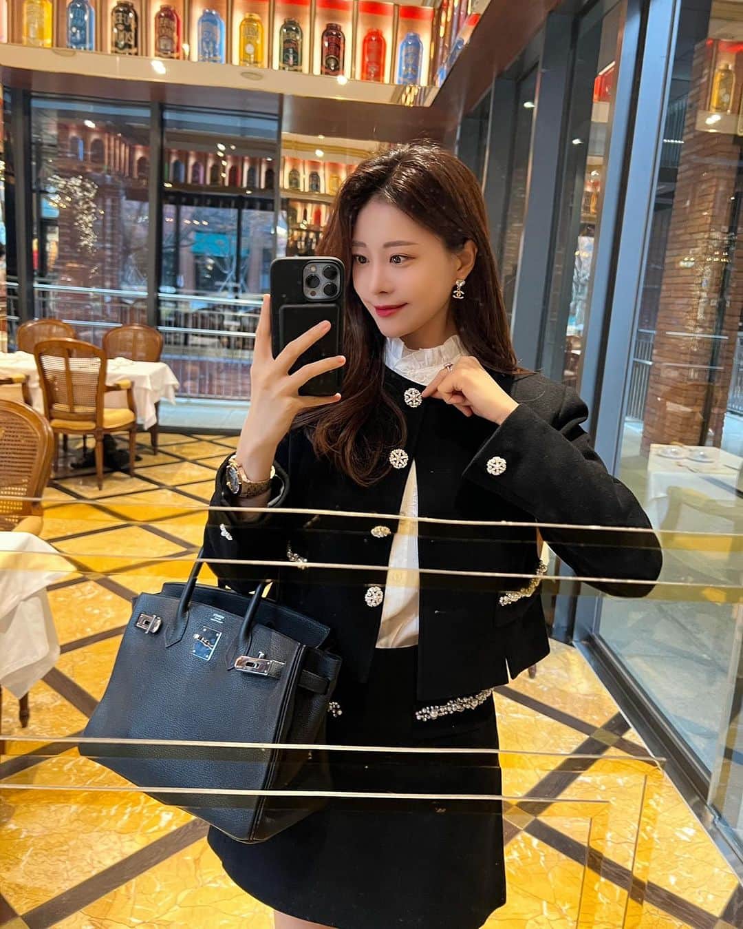 キム・ミニョンのインスタグラム：「다들 최고의 연말 보낼 준비 되었나요~~~~🎄❤️ 크리스마스도 다가오고 연말분위기 사랑하는편 ❄️🎄⭐️」