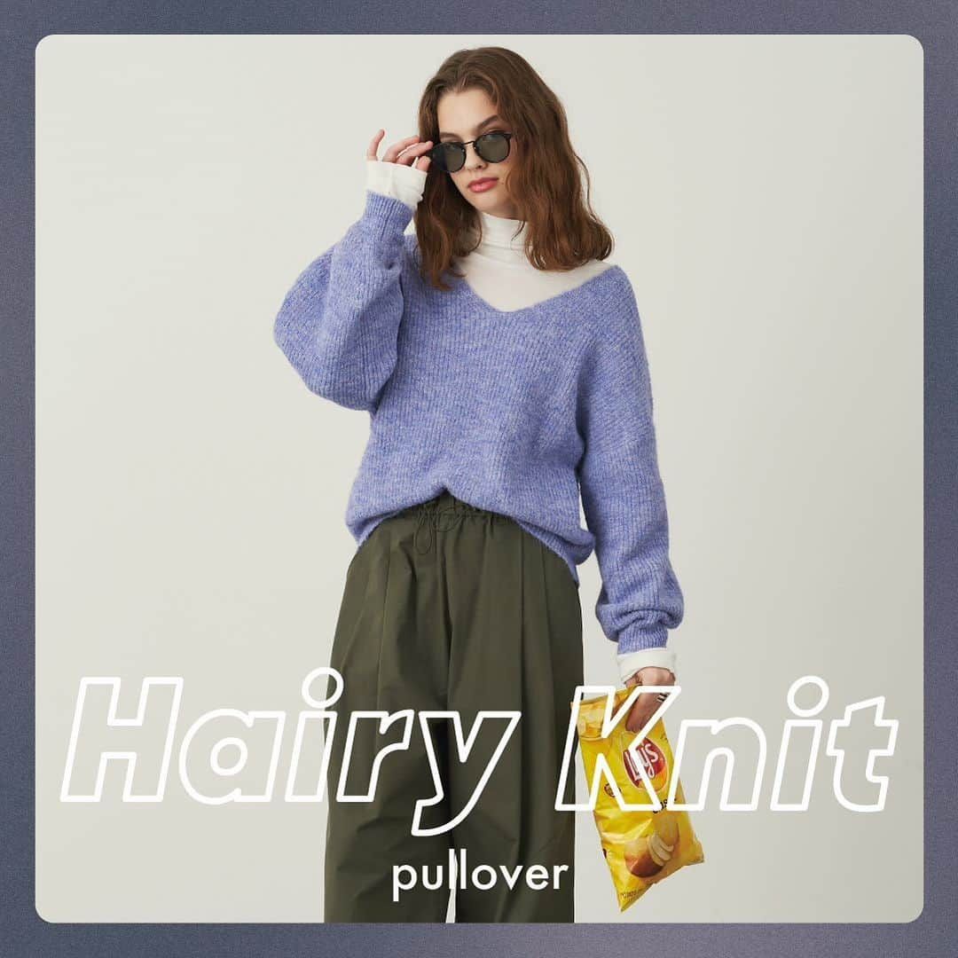 BAYFLOWのインスタグラム：「Hairy Knit Pullover 🧶  🏷️ #ヘアリーニットプルオーバー_bf 暖かな毛羽感のある素材。素材の毛羽感を活かし、ボリュームが出過ぎないよう、 畦編み柄を引き立てるように編まれたニットプルオーバー。  #BAYFLOW #ベイフロー #シャギーニット #カラーニット」