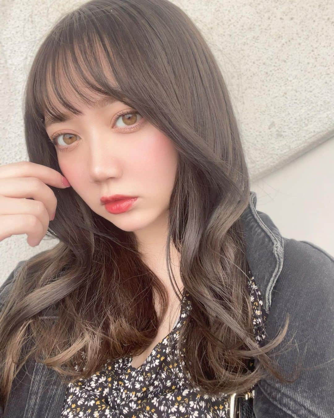 小澤しぇいんさんのインスタグラム写真 - (小澤しぇいんInstagram)「皆さんお久しぶりです❣️  しばらくSNSお休みしてました。 何人かの方に心配のDM届いていたのですが、全然元気です！ ご心配をおかけしてすみません🥲  いつ投稿しようか悩んでたんですが、相変わらずインドアなもんで自撮りするタイミングほとんどなく💦 この写真も1ヶ月以上前に撮った写真😂  ……なるべくSNS更新できるように頑張ります… なのでコメントと❤️もお願いします！🙇🏻‍♀️」12月1日 18時00分 - 1217_shane