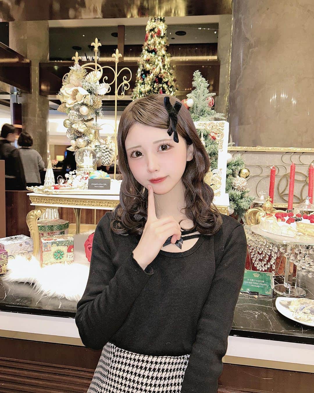 りこたにえんさんのインスタグラム写真 - (りこたにえんInstagram)「12月にはいって速攻クリスマス感じてきた🎄❤️  ヒルトン東京のクリスマスビュッフェ❤️アフタヌーンティーもいきたいな😚  #クリスマス　#merrychristmas  #christmas #ヒルトン東京」12月1日 18時19分 - ricotanien