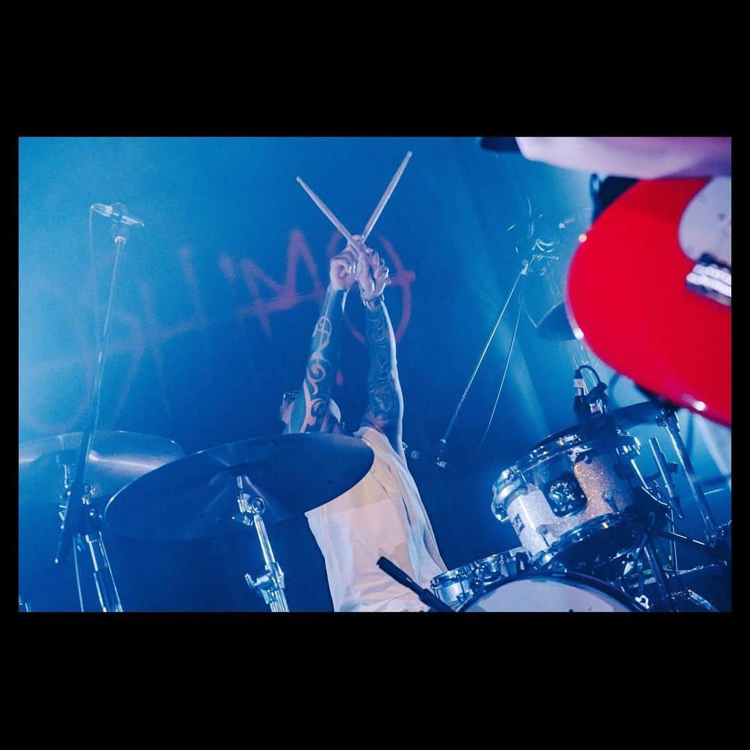 MOSHIMOさんのインスタグラム写真 - (MOSHIMOInstagram)「. 2023.11.25 「REVENGE & CHALLENGE TOUR」 札幌 SPiCE  photo by @teru_ttm」12月1日 18時14分 - moshimo_band