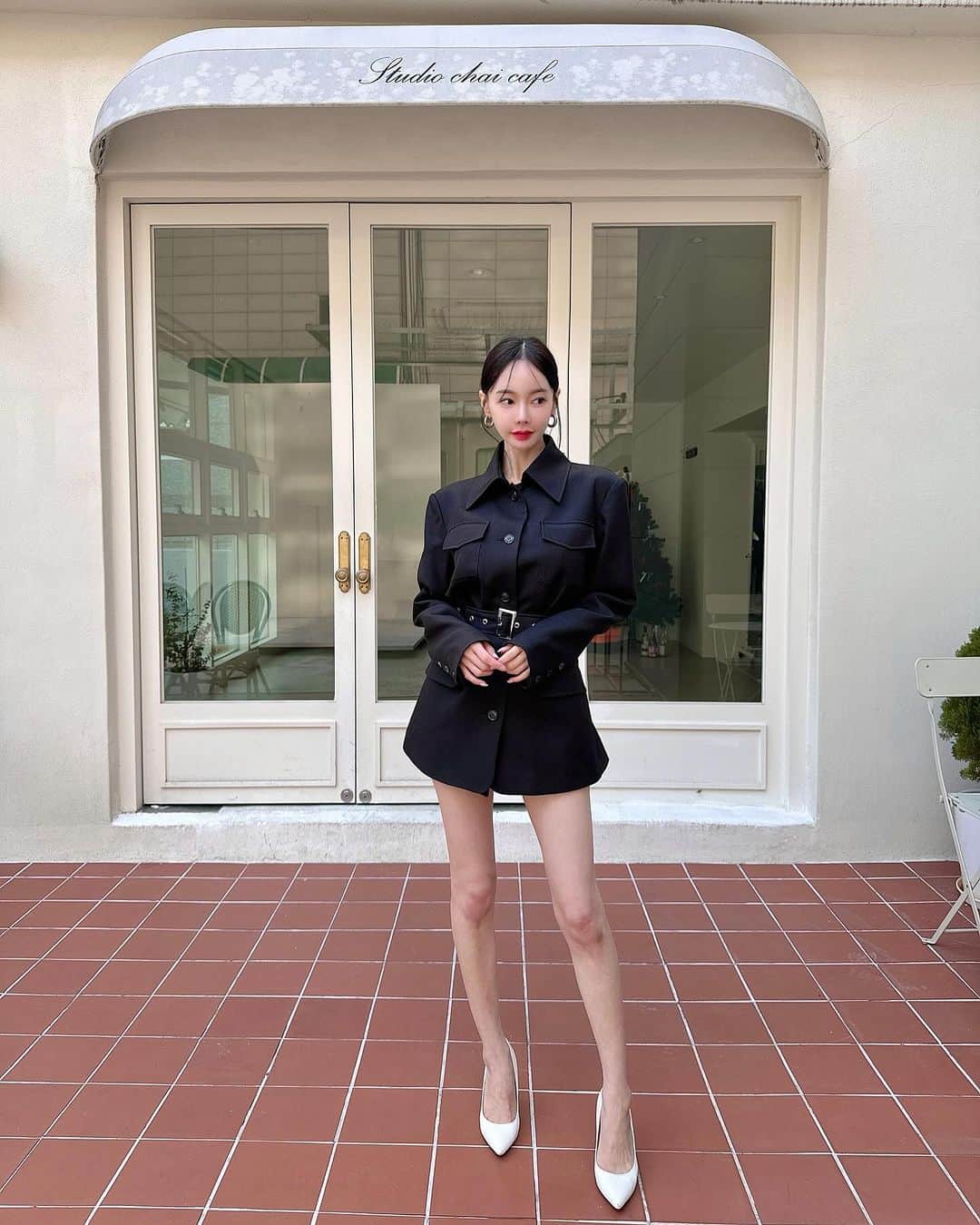 Hyemiのインスタグラム：「추웠지만 사진 잘 나오면 기분 좋음 🖤 이제 주말을 즐기자 😚😚」