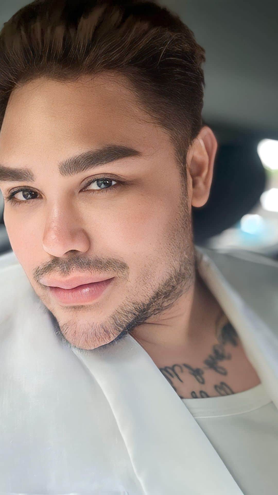 Ivan Gunawanのインスタグラム：「Exploring the vibrant world of @mscosmeticofficial 's factory @urbanasiaindustri with the Top 10 Miss Grand International 2023 was an unforgettable experience – a perfect blend of glamour and industrial chic.  The queens radiated joy throughout the visit, making it a truly enjoyable affair.  #missgrandinternational2023  #mscosmetic #urbanasiaindustri #maharanikemala」