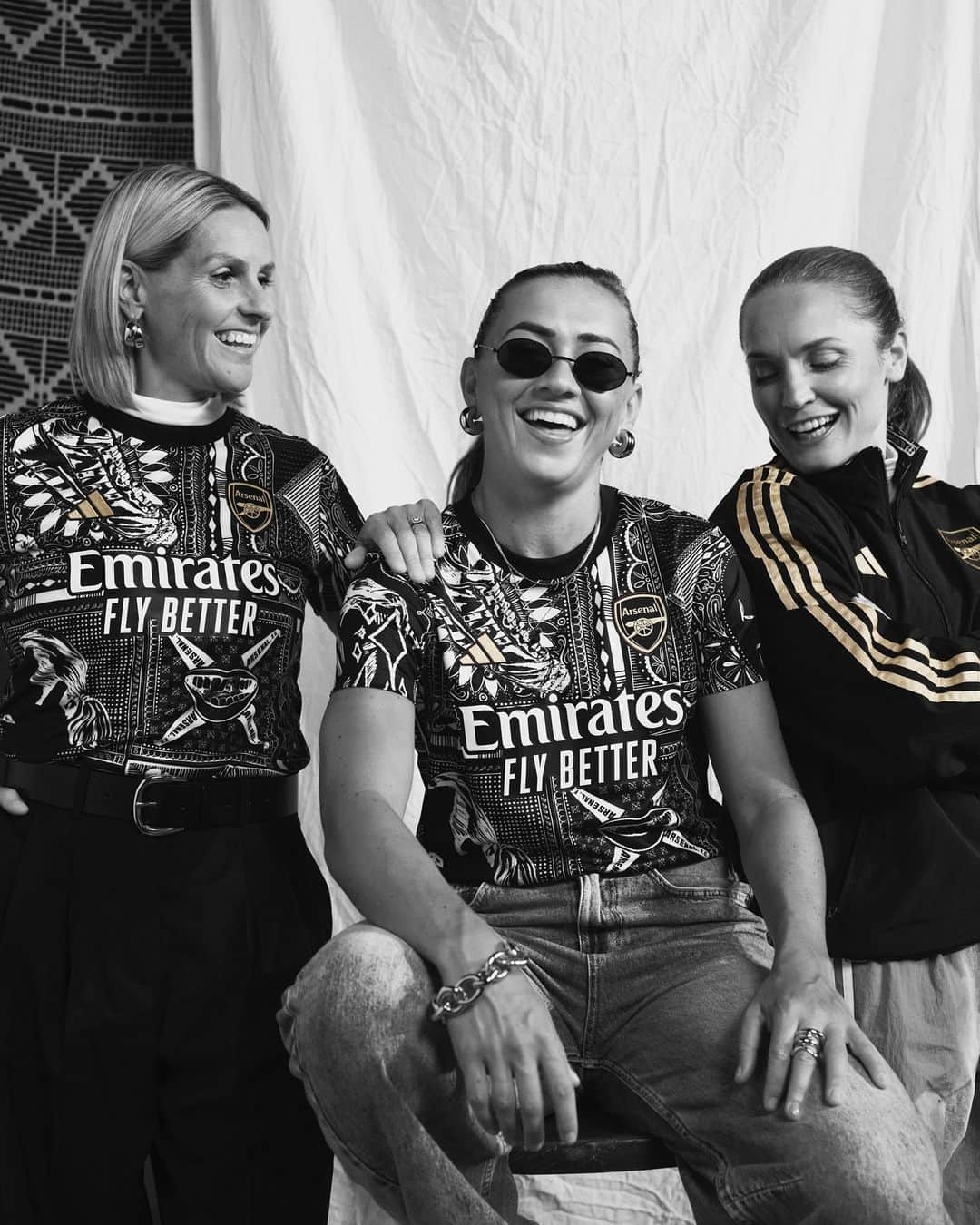 Arsenal Ladiesのインスタグラム：「It’s all in the details 🤩  Our @adidasfootball x @Arsenal @wrightyofficial pre-match collection is out now.  Available on adidas.com & Arsenal Direct」