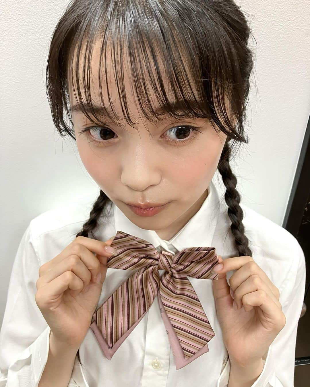 林芽亜里さんのインスタグラム写真 - (林芽亜里Instagram)「🎀 ⁡ OLIVEdesOLIVEとめありのコラボリボン 「制服めあリボン」が今日から発売開始です⑅⃛ ⁡ ⁡ 制服にはもちろん、カバンにも付けれるので 制服リボンとしてもチャームとしても使えるよ👍 ⁡ ⁡ ⁡ デザイナーさんと話し合って1から作り上げためあリボン、 とても可愛く出来たのでたくさんの方に届きますように🎁 ⁡ ⁡ 是非チェックしてみてください^_^♡ ⁡ ⁡ #OLIVEdesOLIVEschool #トンボ学生服 #めあオリコラボ #制服めあリボン #林芽亜里」12月1日 18時46分 - meari__hayashi