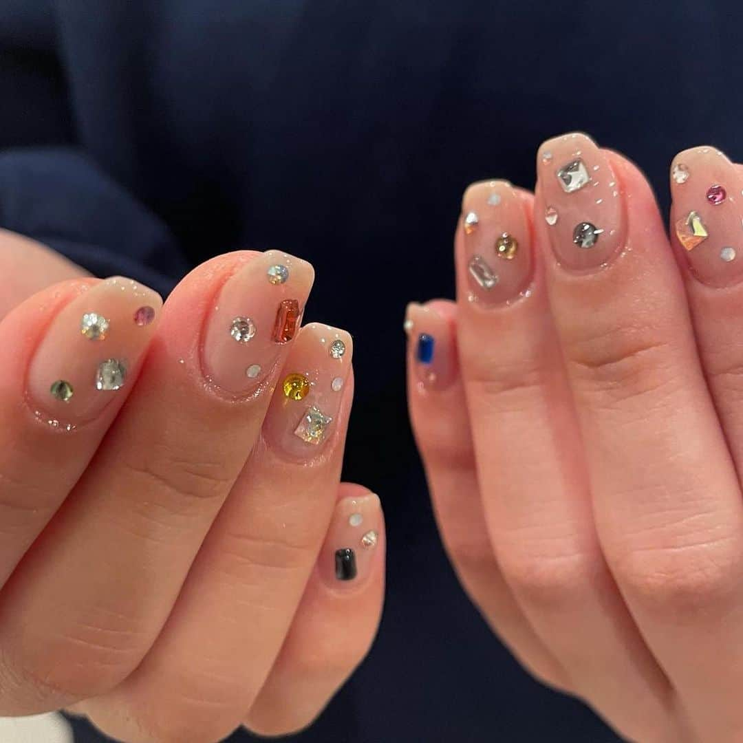 penelopeさんのインスタグラム写真 - (penelopeInstagram)「🎈💧☂️🦖🤍🎀  nail by  斉藤 【 @ru25___ 】  #マツエク#カラーエクステ#カラーマツエク#パリジェンヌラッシュリフト#まつ毛パーマ#フラットラッシュ#ハリウッドブロウリフト#HBL#まつげパーマ  ＃表参道ネイル#ジェルネイル#ネイルデザイン#ニュアンスネイル#個性派ネイル#トレンドネイル#ワンカラーネイル＃艶ネイル#韓国ネイル#透け感ネイル#うるつやネイル#ワンホンネイル#グラデーションネイル#マグネットネイル#フレンチネイル#スートーンネイル#チークネイル  #nail#nails#naildesign#nailart#네일아트#젤네일  当サイト内の文章・画像等の内容の無断転載及び複製等の 行為はご遠慮ください。」12月1日 18時46分 - penelopetokyo