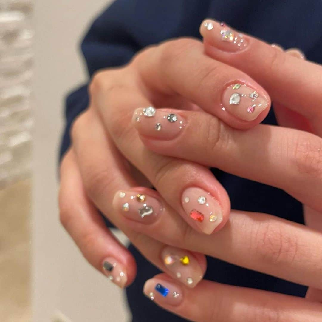 penelopeのインスタグラム：「🎈💧☂️🦖🤍🎀  nail by  斉藤 【 @ru25___ 】  #マツエク#カラーエクステ#カラーマツエク#パリジェンヌラッシュリフト#まつ毛パーマ#フラットラッシュ#ハリウッドブロウリフト#HBL#まつげパーマ  ＃表参道ネイル#ジェルネイル#ネイルデザイン#ニュアンスネイル#個性派ネイル#トレンドネイル#ワンカラーネイル＃艶ネイル#韓国ネイル#透け感ネイル#うるつやネイル#ワンホンネイル#グラデーションネイル#マグネットネイル#フレンチネイル#スートーンネイル#チークネイル  #nail#nails#naildesign#nailart#네일아트#젤네일  当サイト内の文章・画像等の内容の無断転載及び複製等の 行為はご遠慮ください。」