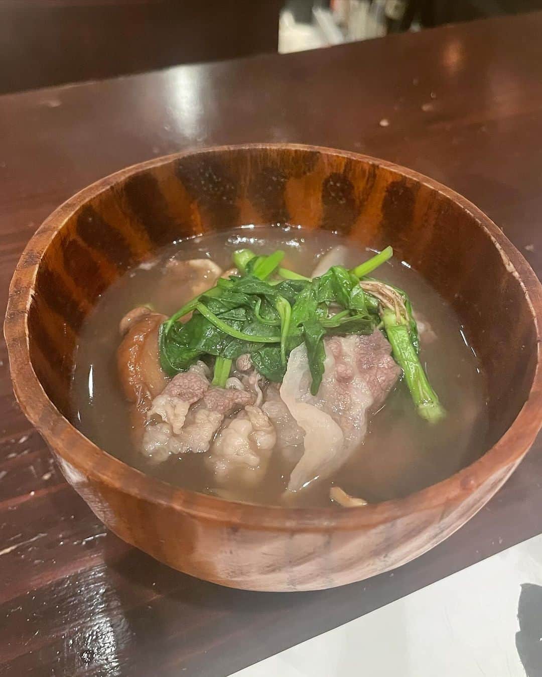 明星優花さんのインスタグラム写真 - (明星優花Instagram)「松茸🤤 美味しくいただきました😋  たでの葉 03-6884-0612 東京都港区南青山3-2-3 ダイアンクレストビル2F https://tabelog.com/tokyo/A1306/A130603/13208304/  #松茸 #インスタ女子 #インスタグルメ #インスタグラマー #インスタ映え #インフルエンサー #TikTok #女社長 #女性起業家 #食事記録 #グルメ #グルメ好きな人と繋がりたい  #グルメ女子  #美食 #美食日記 #和食 #ごはん #ディナー #dinner #dinnertime  #美味しい #美味しいもの好きな人と繋がりたい  #美味しいもの  #美味しいお店  #美味しいもの大好き  #美味しいもの巡り」12月1日 18時40分 - yuka1219yuka