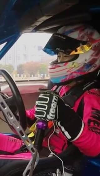 下田紗弥加のインスタグラム：「. My Holinger mission passed away during SOLO run performance.  - TOKYO DRIFT - D1 Grand Prix Tokyo Daiba  YouTube Check it out!  D1GP単走本番中に... ホリンジャーミッションお亡くなり。  ー TOKYO DRIFT ー D1GP お台場のYouTubeは.. 12/1(金)19:15〜プレミア公開だよ🔥  YouTubeはtoppageから👍‼️  #d1grandprix #driftgirl #driftcar #s15silvia」