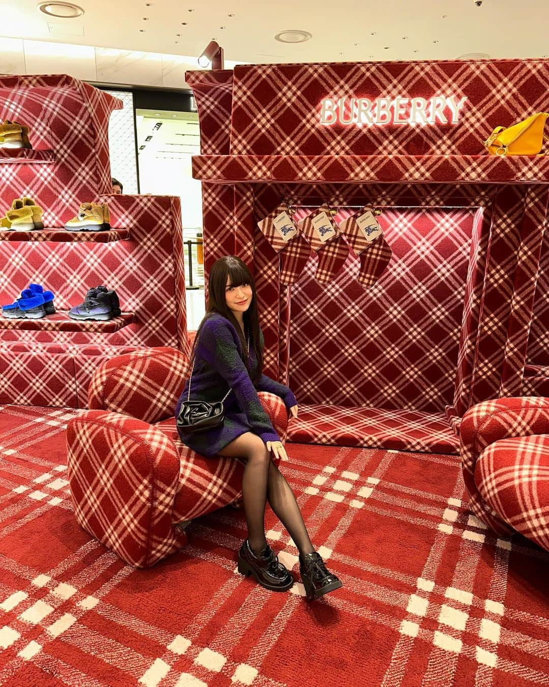 イェリさんのインスタグラム写真 - (イェリInstagram)「@burberry holiday pop up!」12月1日 18時55分 - yerimiese