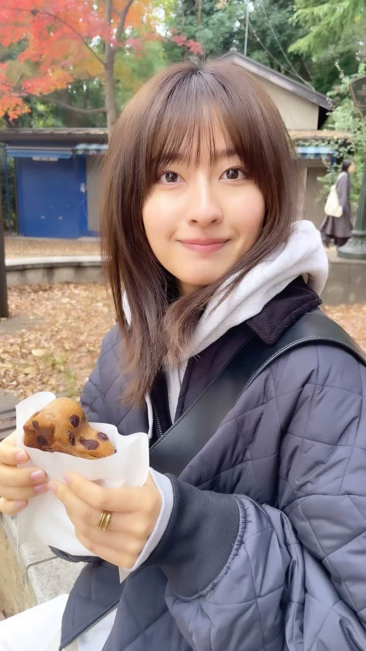 斉藤里奈のインスタグラム：「チョコつけながらかぶりついてわんぱくだなぁははは🍫🍪🥐」