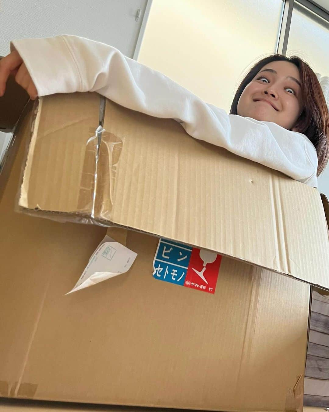 富久美玲のインスタグラム：「📦」