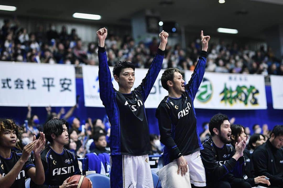 石井講祐さんのインスタグラム写真 - (石井講祐Instagram)「Positive energy always brings positive results 明日からリーグ再開🏀 #シーホース三河 #ガチ」12月1日 18時53分 - ishiikosuke