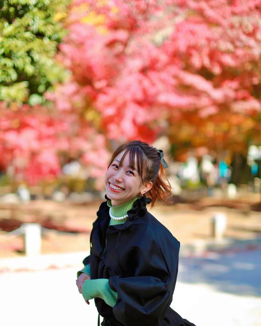 加藤育実さんのインスタグラム写真 - (加藤育実Instagram)「つい最近明けましておめでとうしたと思ったら、もう12月になりましたねぇ🎅🌲  そういえば秋の画像をあげてなかったぁ！と思ってあげておきます🍂🍠 この間、栃木県足利楽市の国宝鑁阿寺で撮影したものです🎵 日本の四季は美しくて良いですねぇぇ❤️ とても好きです！！😊🫶  12月はイルミネーションと撮ったり、着物で撮ったり沢山のイベントとジャパニーズを堪能したいと思います☆  #加藤いくみ #ポートレート撮影  #japan  #japanes  #自然素材  #漂亮的 #攝影  #人像攝影  #攝影日常  #栃木 #国宝鑁阿寺」12月1日 18時58分 - katoikumi193