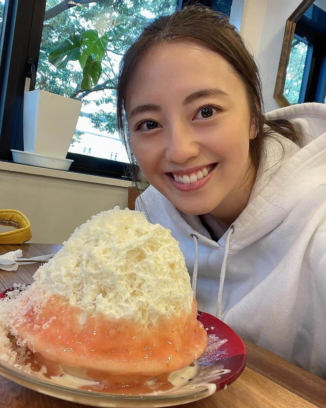 沢井美優さんのインスタグラム写真 - (沢井美優Instagram)「幸せな時間すぎて夢かと思う。 でも夢じゃなかったー！！  夢だけど！夢じゃなかったーーー！！笑  #沢井はかき氷です #🍧  #かき氷 #かき氷大好き  #かき氷は人を幸せにする #🧡　 　 #笑顔溢れる毎日を  #明日もきっと素敵な一日 #🍀」12月1日 19時01分 - sawai_miyuu