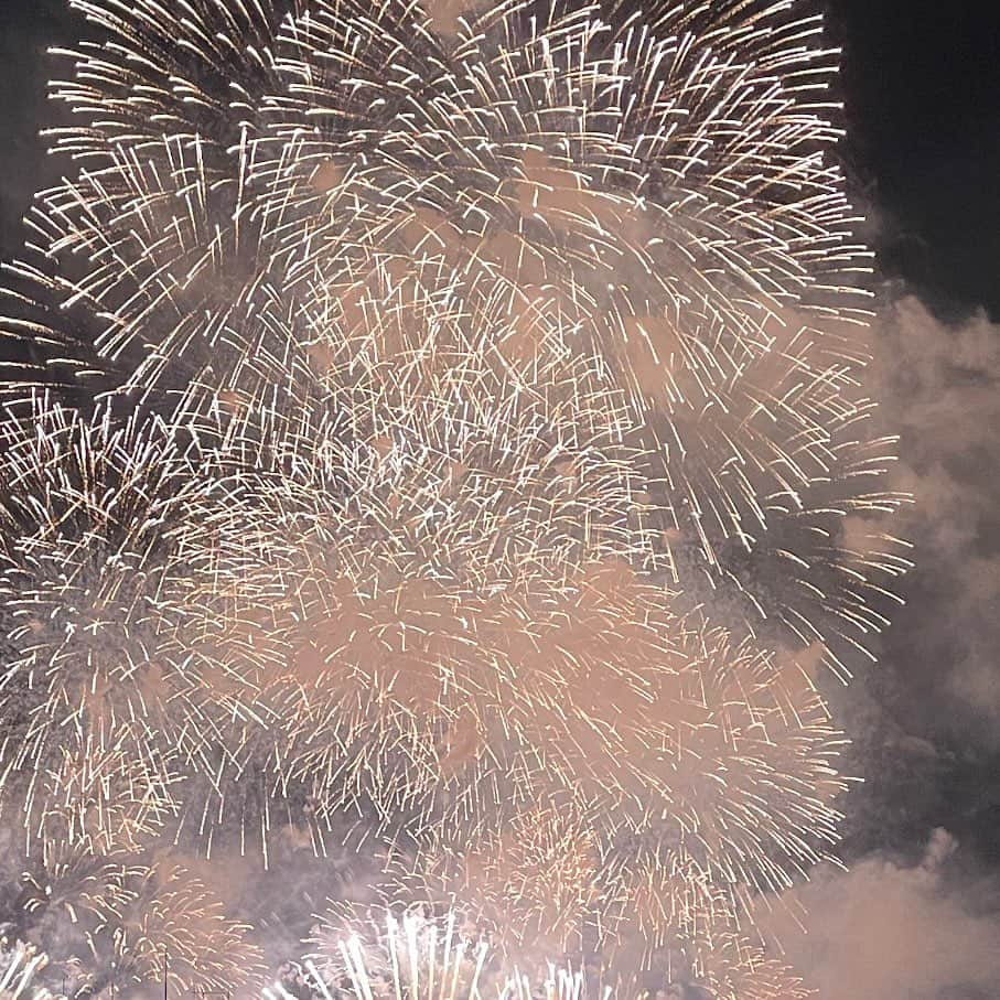 平野由実さんのインスタグラム写真 - (平野由実Instagram)「12月になりましたが、、  夏の思い出🎆🎇  Instagramを更新できていなかったので、だいぶ遅いですが思い出の記録。  #思い出 #記録 #夏の思い出 #花火」12月1日 19時09分 - yumi_hiranoo