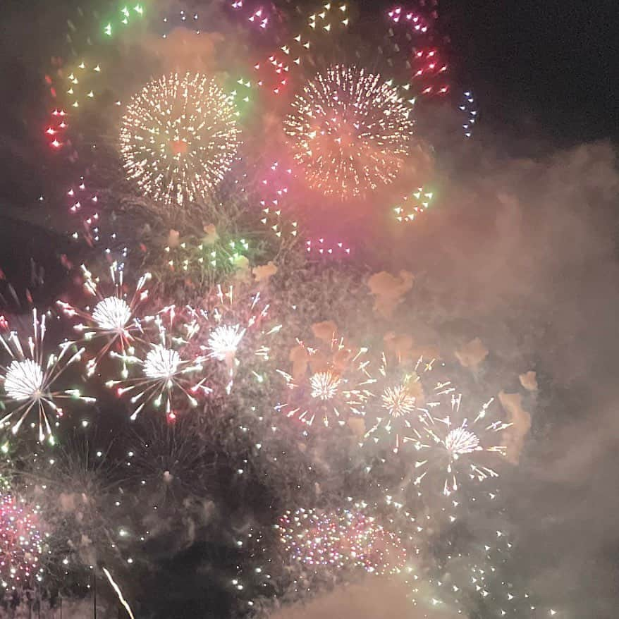 平野由実さんのインスタグラム写真 - (平野由実Instagram)「12月になりましたが、、  夏の思い出🎆🎇  Instagramを更新できていなかったので、だいぶ遅いですが思い出の記録。  #思い出 #記録 #夏の思い出 #花火」12月1日 19時09分 - yumi_hiranoo