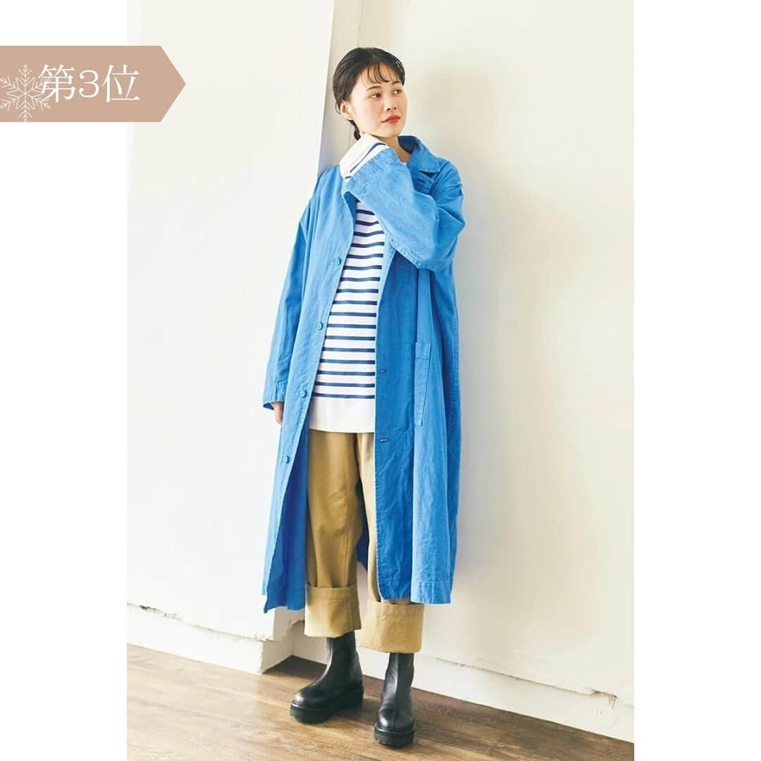 リンネルさんのインスタグラム写真 - (リンネルInstagram)「【 読者が選んだ人気コーデランキングBEST 3 】 寒い日が続くこの時期こそ取り入れたいのは、冬の重ね着スタイル。 今回は、リンネル2023年11月号の読者アンケートのなかから、人気だったコーディネートBEST 3を発表します✨ 色使いなど一見難しく感じる重ね着コーディネートも、取り入れ方さえ分かればおしゃれの幅がグンと広がります！旬のレイヤードや色使いのテクニックなどを参考に、上手に日々の装いを楽しんでくださいね。  1位 シャツ¥17,600／ @nombreimpair  タートルネックニット¥38,500 ／ @johnsmedleyknitwear.jp  パンツ¥20,900／ @maison_de_soil  ソックス¥2 ,640／@ba_ba_co  シューズ ¥44,000／ @beautiful_shoes_official   2位 タートルネック¥9,900／ @marw_unitedarrows_official  シャツ¥19,580／ @shinzone_official パンツ¥22,000／ @maturely_official  スカーフ¥29,700／ @marimekkojapan  シューズ¥74,800／ @veritecoeur_atelier  ソックス¥3,300／ @mashimoandco   3位 コットンツイルパンツ¥16,280／ @orcival_jp コート¥52,800／ @veritecoeur_atelier  トップス¥22,000／ @leno_brand   - - - - - - - - - - - - - - - - - — - - - - - - — - - - - -   4位以降は下記URLから https://liniere.jp/column/fashion/39155/  または、@liniere_tkj のプロフィールのURLの『FASHION』から検索を  - - - - - - - - - - - - - - - - - — - - - - - - — - - - - -   #liniere #リンネル #秋冬コーデ #冬コーデ #重ね着コーデ #重ね着スタイル #タートルニット #タートルネック #コットンパンツ #スカーフコーデ #スカーフアレンジ #シアーシャツ #差し色コーデ #シャツワンピース #シャツコーデ #シャツコート #ブーツ #カジュアルコーデ #大人カジュアル #タートルネックコーデ」12月2日 20時00分 - liniere_tkj