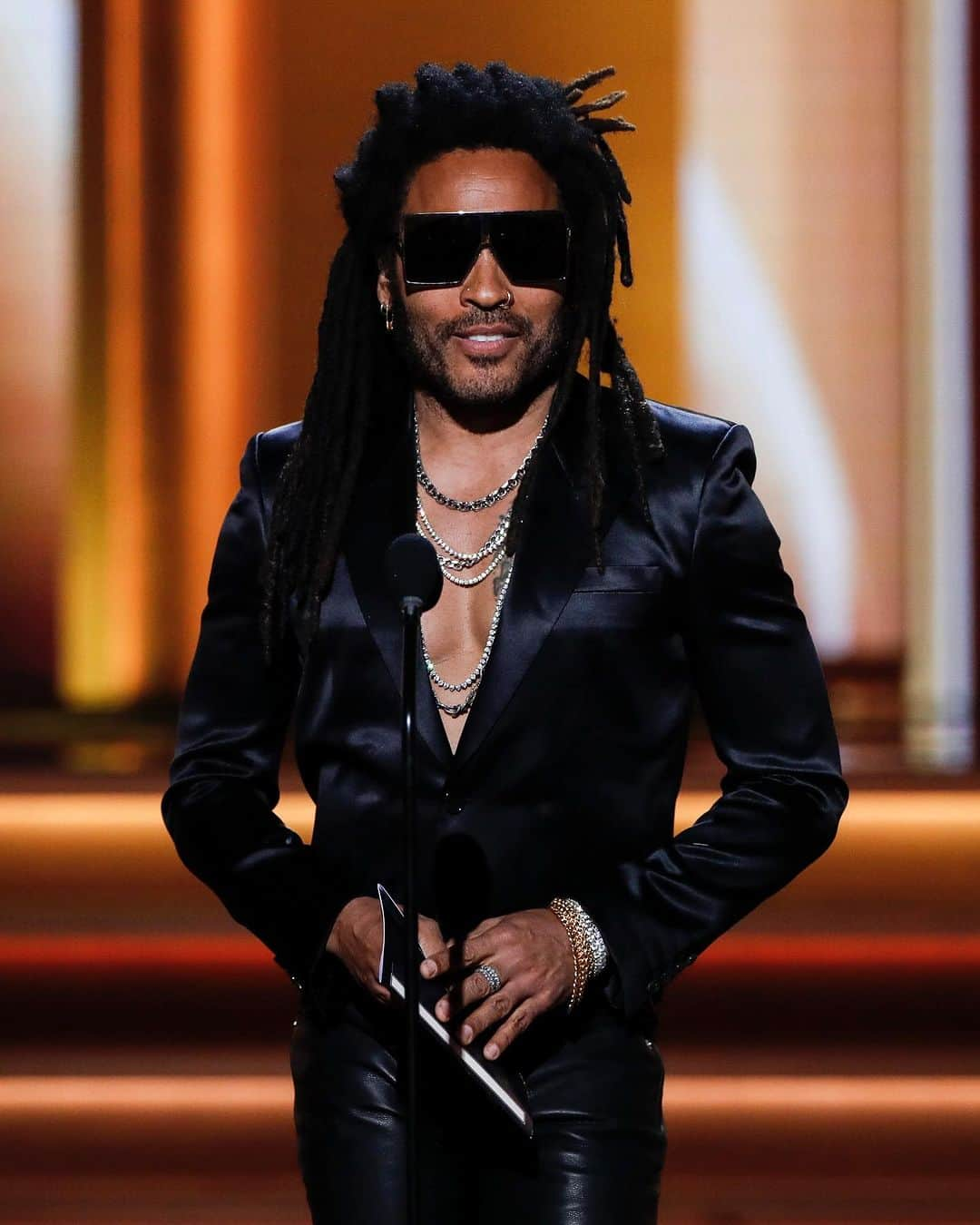 ELLE Czechのインスタグラム：「Very #HotNews ~ na dalším ročníku festivalu @colours_cz vystoupí hudební legenda @lennykravitz. Kdo z vás bude v první řadě?  ___ Foto: @gettyimages    #ReadOnELLE #ELLECzech #MusicLegend #Kravitz」