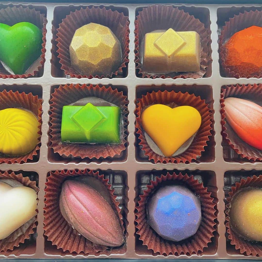 平野由実のインスタグラム：「前にいただいたチョコレート🍫  #chocolate #choco #🍫 #🍫🍫🍫 #チョコレート  #あまいもの #甘いもの好き #甘党 #スイーツ #sweets #sweet #甘味」