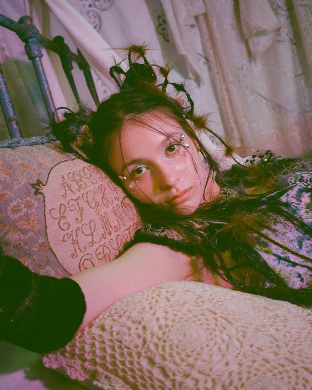 西尾エイミさんのインスタグラム写真 - (西尾エイミInstagram)「🧚🏿‍♀️🪶@rurumu.official 💜 2024 spring & summer collection - ̗̀ 𖤐 Seelie Court」12月1日 19時22分 - delinquent_doll