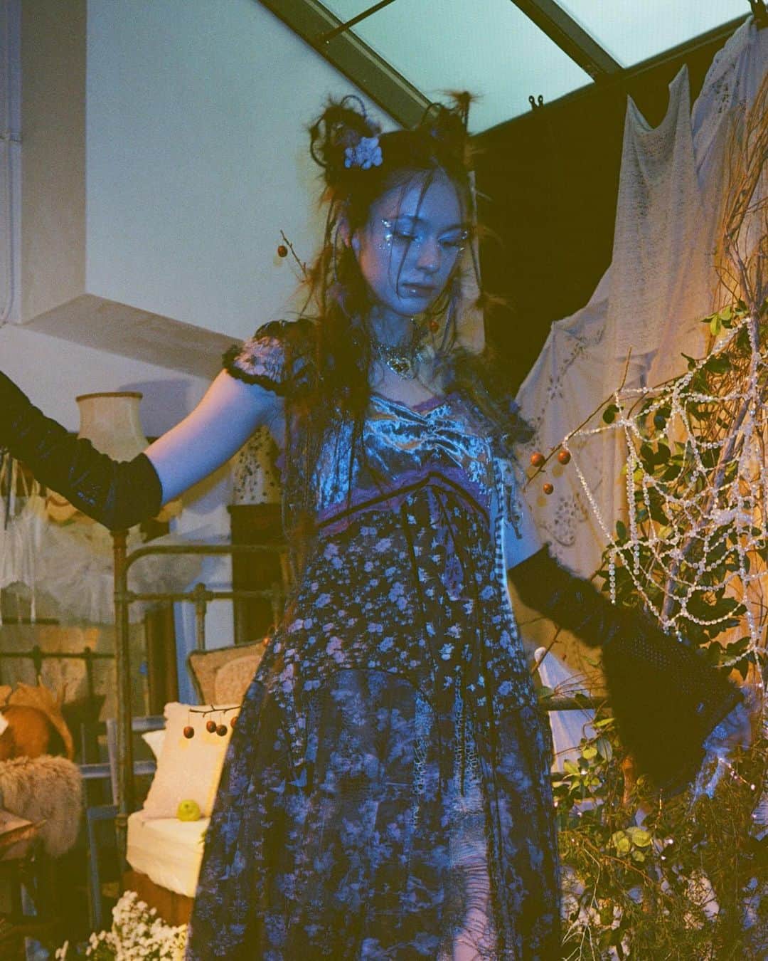 西尾エイミさんのインスタグラム写真 - (西尾エイミInstagram)「🧚🏿‍♀️🪶@rurumu.official 💜 2024 spring & summer collection - ̗̀ 𖤐 Seelie Court」12月1日 19時22分 - delinquent_doll