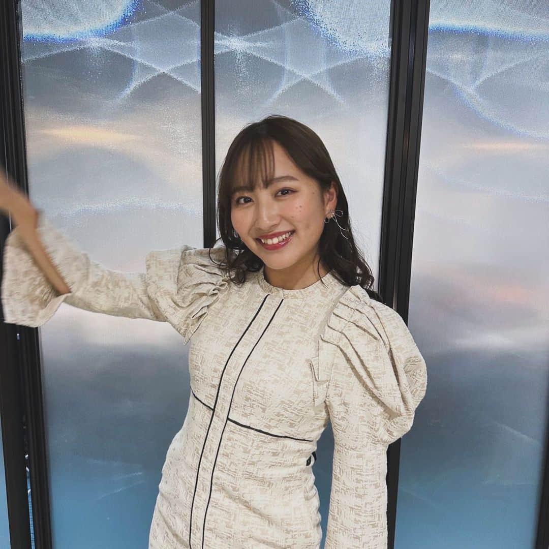 堀くるみさんのインスタグラム写真 - (堀くるみInstagram)「🎀 久しぶりの投稿✨ 東京やかんランドまであと少し！ グッズは少し大人っぽい衣装で撮影したよ📸 リボンのイヤリングお気に入りー！  #東京やかんランド #堀くるみ #堀のインスタ」12月1日 19時26分 - horikurumi_official