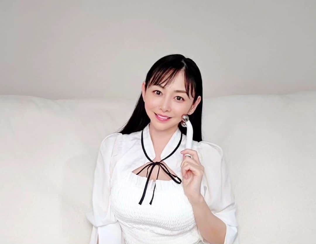 杉原杏璃のインスタグラム：「YouTube 買っている優待銘柄♡  皆さんこんばんは🌠  来年2024年から新NISAもスタートするので  今まで投資は、投資信託をつみたてでしかやっていなかったけど  来年からの新NISAは、成長投資枠、つみたて投資枠の両方、非課税で運用することができるなら  個別銘柄の売買もスタートしてみようかな......  どうせ買うなら、優待品  ももらえて配当金ももらえる銘柄がいいなーと調べている方もいらっしゃると思います。  今回は、私が保有してる優待品の一部をご紹介します✨  たまにこうして優待銘柄も購入して楽しみながら株式投資してます  YouTube 【杉原杏璃チャンネル】⬇︎⬇︎ https://youtu.be/EKJsAtGTxnI ※プロフィールのストーリーハイライトにリンクを貼ってあります✨  #杉原杏璃 #sugiharaanri #anrisugihara #Japanese#girl #グラビア#グラドル#glamor#gravure#hot#asian #オンラインサロン #資産運用 #Polish #株主優待 #優待品 #連載 #杉原杏璃チャンネル #YouTube #新NISA #NISA #投資信託」