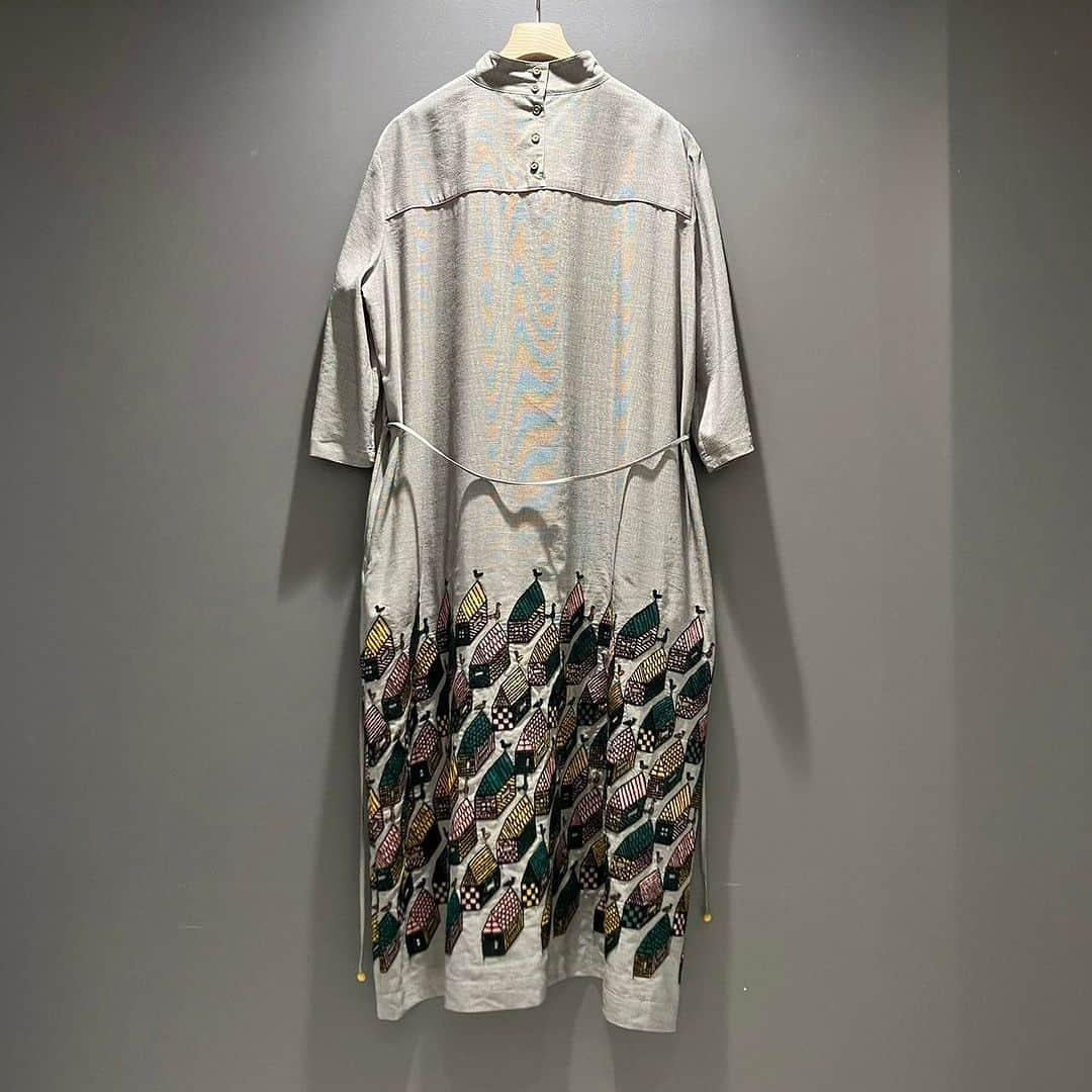 BEAMS JAPANさんのインスタグラム写真 - (BEAMS JAPANInstagram)「＜mina perhonen＞ Womens village dress ¥96,800-(inc.tax) Item No.61-26-0521 BEAMS JAPAN 3F ☎︎03-5368-7317 @beams_japan #minaperhonen #beams #raybeams #beamsjapan #beamsjapan3rd Instagram for New Arrivals Blog for Recommended Items」12月1日 19時43分 - beams_japan