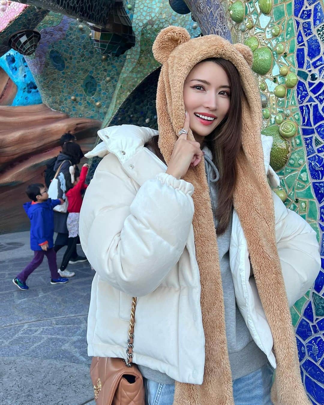 れおのインスタグラム：「1ヶ月ぶりです🙋‍♀️💗 可愛さとかよりあったかさ重視で選んだくまさん🐻💗 #ディズニシー」