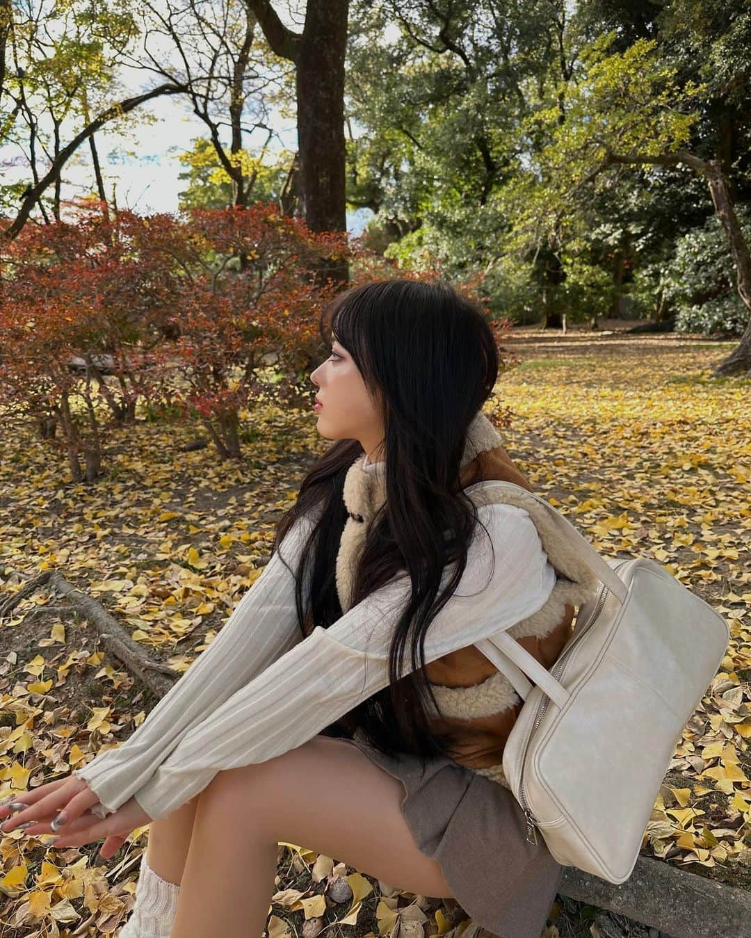 葉月ひまりさんのインスタグラム写真 - (葉月ひまりInstagram)「やっと見に行けたイチョウ🍁🍂 秋の京都はどこに行っても綺麗で心が癒された…💭  お洋服の質問も多かったのでタグ付けしたよ‪🏷︎⸝‍⋆ 秋服が1番可愛くて大好きᐢ ̥_ ̫ _ ̥ᐢ♡」12月1日 19時56分 - _00_h.m