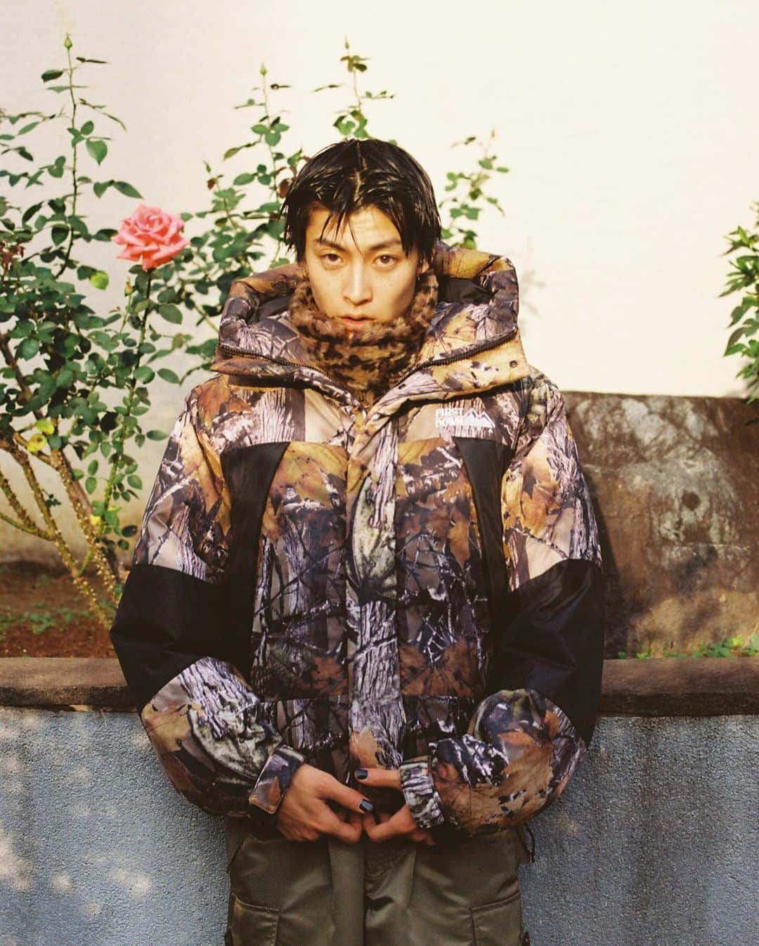 PARCOのインスタグラム：「PARCO FASHION SHOOT VOL.88｜FREAK’S STORE パルコで見つける”いま着たい”コンテンポラリーなスタイル ⁡ 〔Mens〕 ダウンジャケット ¥38,280／FIRST DOWN × FREAK’S STORE、中に着ているファーベスト ¥19,910／McGREGOR COLLECTION、パンツ ¥16,500／FREAK’S STORE、シューズ ¥26,400／ARC’TERYX、その他スタイリスト私物 ⁡ 〔Womens〕 ジャケット ¥15,994、ブラックキルティングコート ¥13,200、中に着ているスウェット ¥6,996／以上すべてFREAK’S STORE、スカート ¥24,970／O’NEIL of DUBLIN × FREAK’S STORE、その他スタイリスト私物 ⁡ *表示価格はすべて税込です ⁡ 取り扱い店舗： FREAK’S STORE（福岡PARCO、広島PARCO、池袋PARCO、錦糸町PARCO、名古屋PARCO） ⁡ @parco_official ⁡ @parco_fukuoka_official @parco_hiroshima_official @parco_ikebukuro_official @parco_kinshicho_official @parco_nagoya_official ⁡ @freaksstore_official ⁡ Styling：Hiromi Toki @tokichang  Photographer： Shiroi Ikeno @ikenoshiori Hair&Make-Up：Katsuyoshi Kojima @kojimak Model：Hibiki Tomiyama @hibiki.tomiyama , Tsugumi @tsugumi_jp Edit：Tatsuya Furuse @tatsuyafuruse , Kana Yoshioka @knt213」